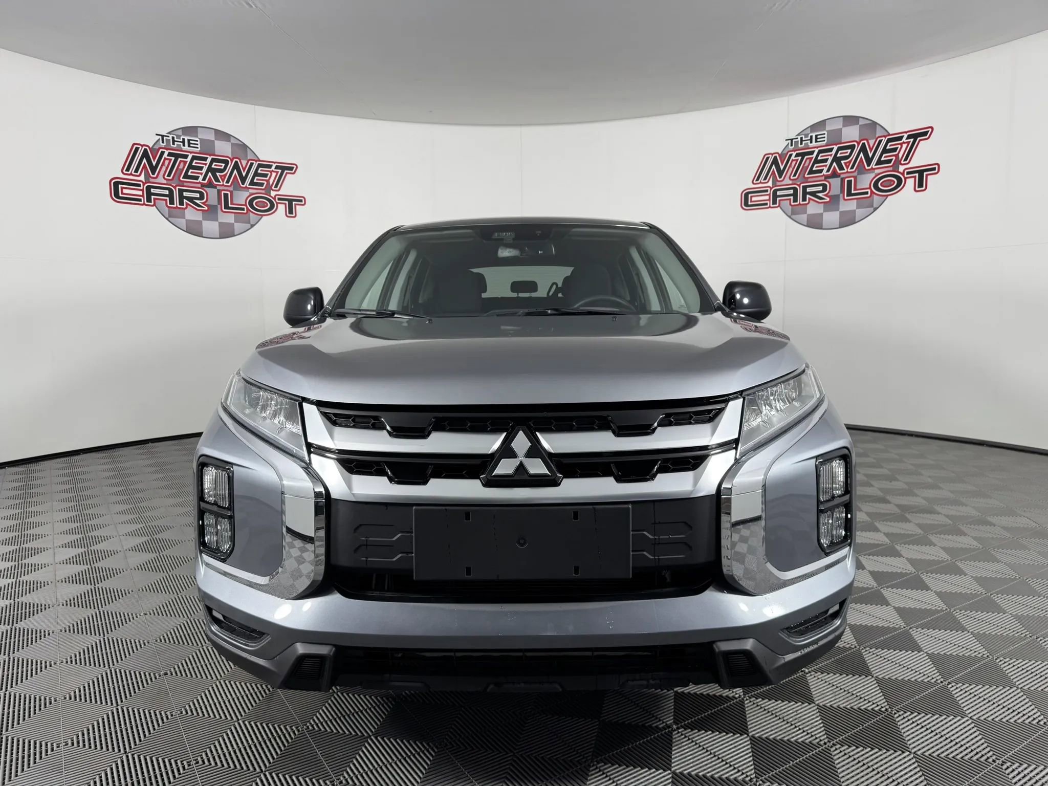 Used 2025 Mitsubishi Outlander Sport LE AWD/4WD image 2