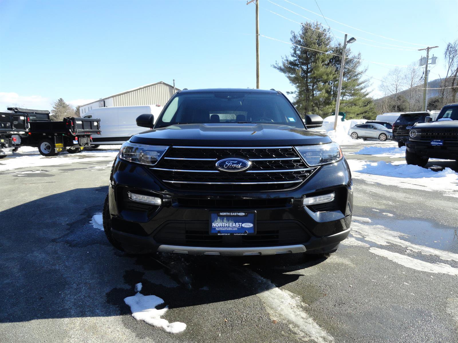 Certified 2020 Ford Explorer XLT w/ Equipment Group 202A AWD/4WD image 2