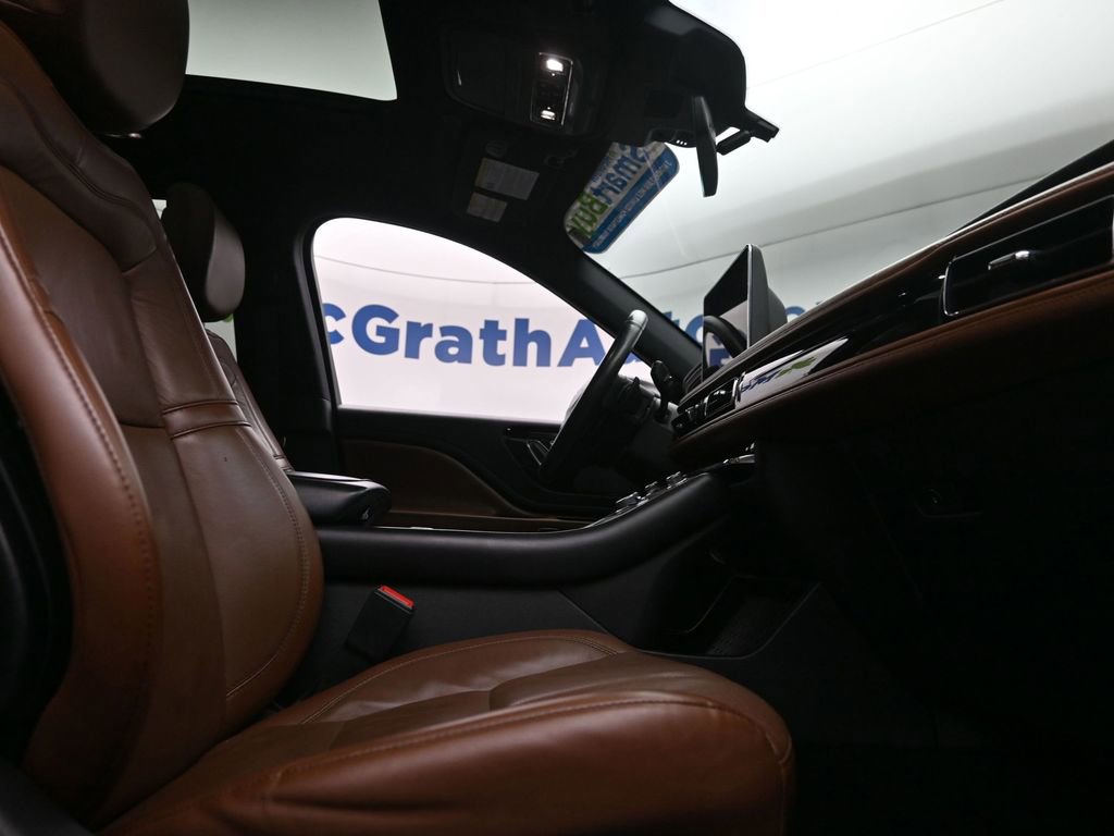 Used 2020 Lincoln Aviator Reserve w/ Equipment Group 201A image 7