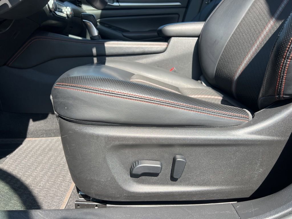 Used 2024 Nissan Altima 2.5 SR FWD image 9