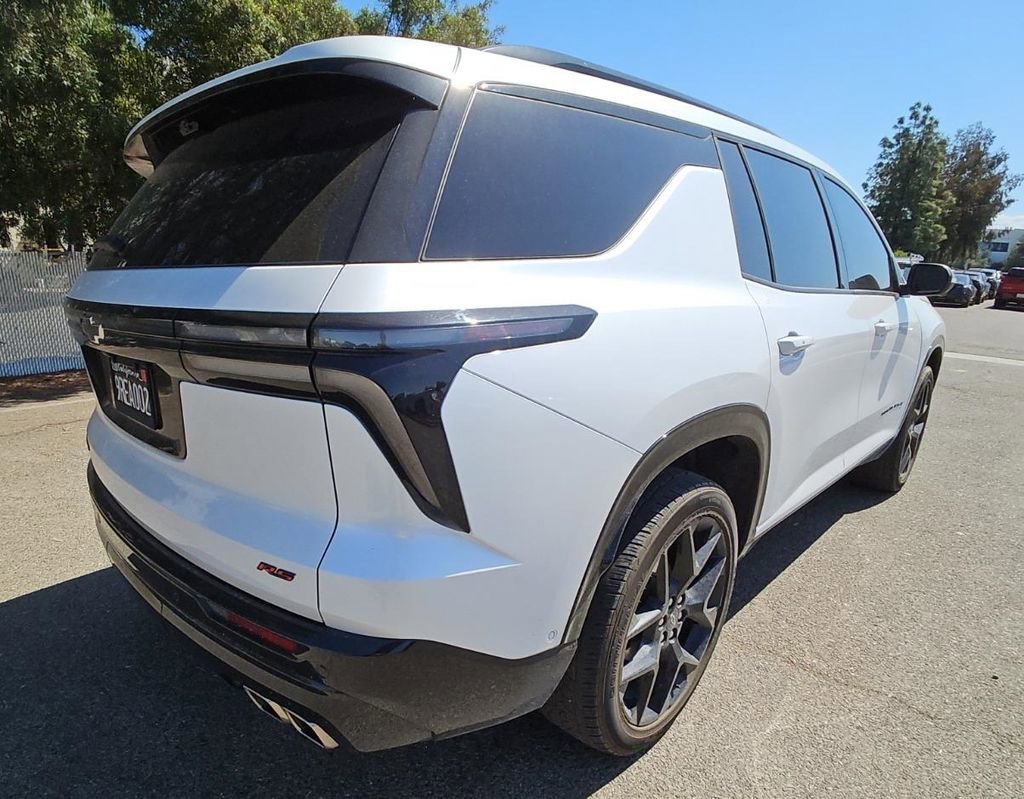 Used 2024 Chevrolet Traverse RS w/ LPO, Floor Liner Package FWD image 8