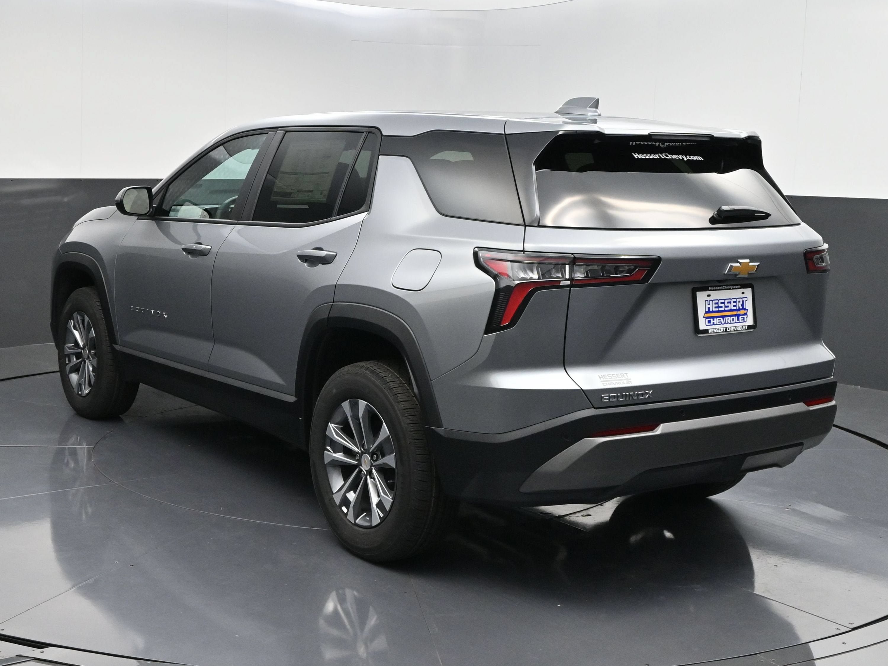 New 2027 Chevrolet Equinox LT FWD image 6
