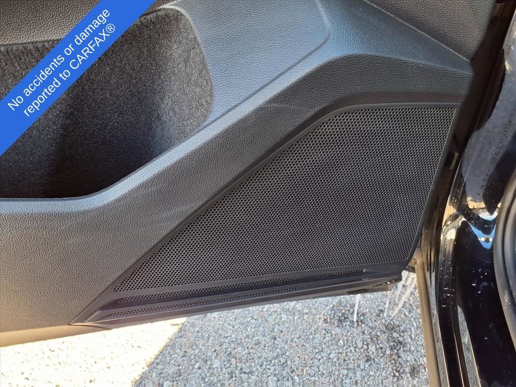 Used 2022 Volkswagen Tiguan SE image 16