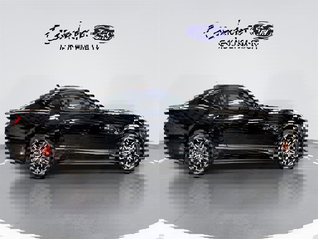 Used 2024 Ford Mustang Coupe image 9