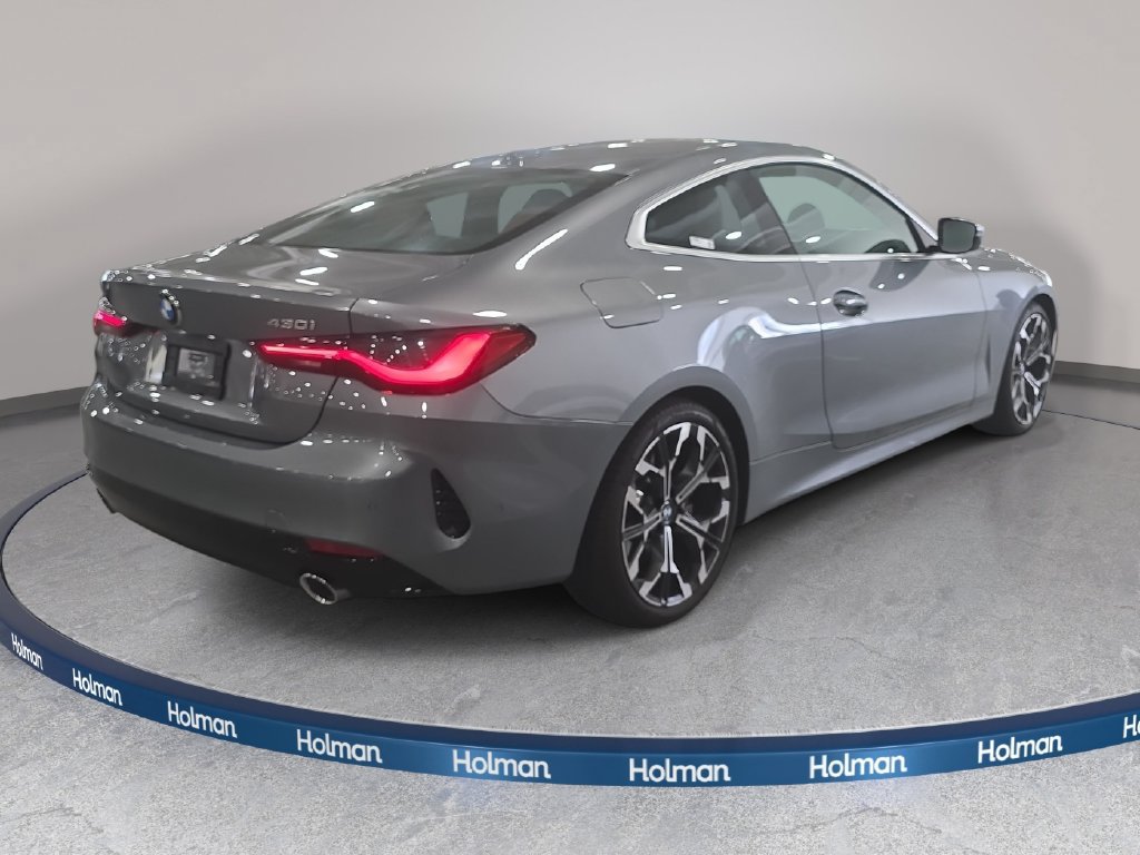 Used 2026 BMW 430i Coupe w/ Parking Assistance Package RWD image 5