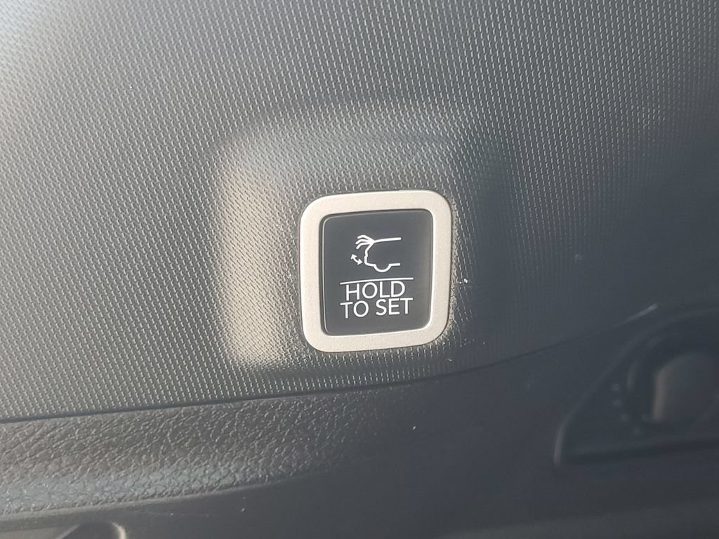Used 2025 Jeep Grand Cherokee Altitude AWD/4WD image 35