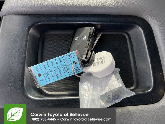 Used 2018 Chevrolet Silverado 1500 Custom w/ Custom Value Package AWD/4WD image 9