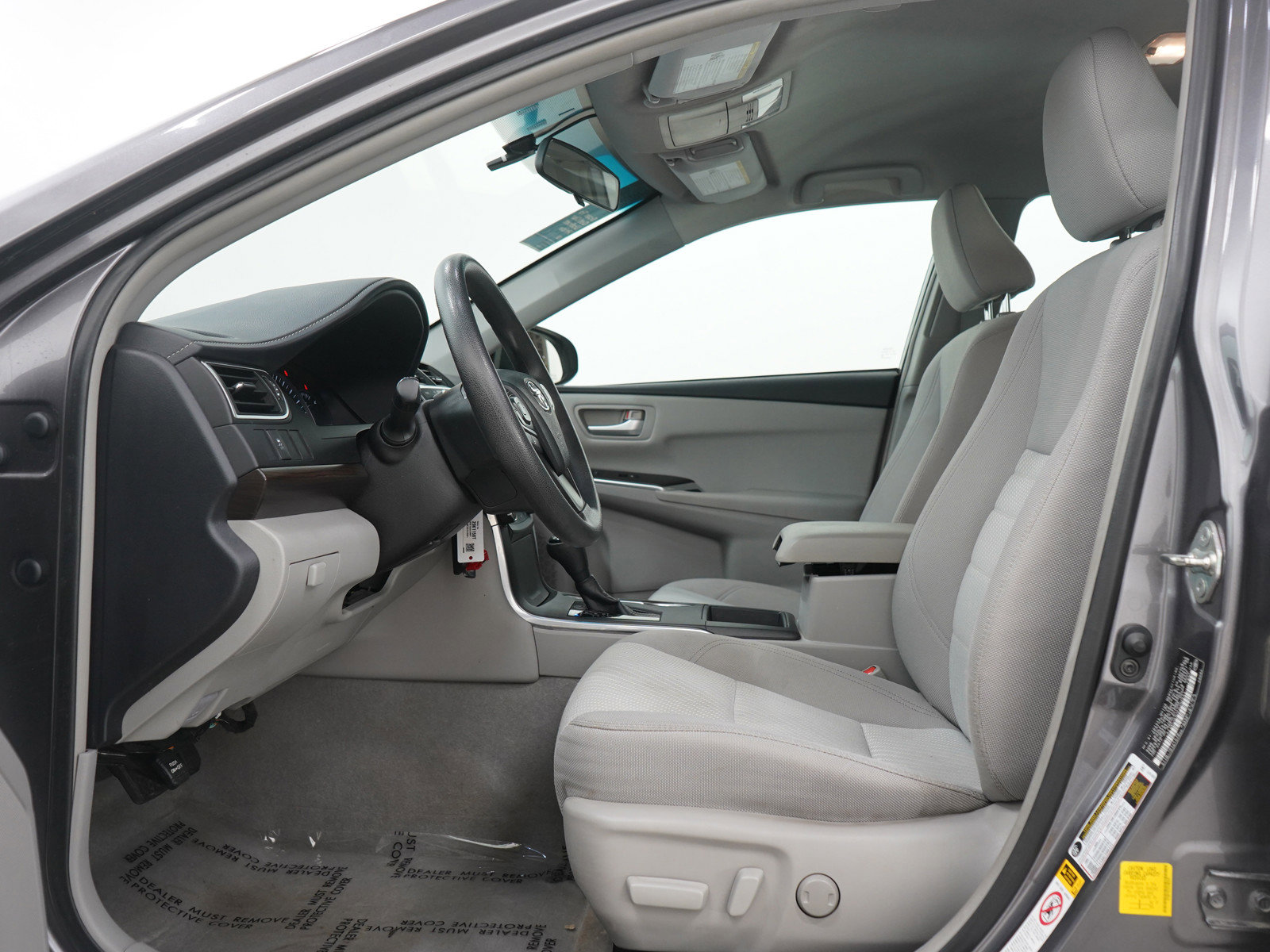 Used 2015 Toyota Camry LE image 21