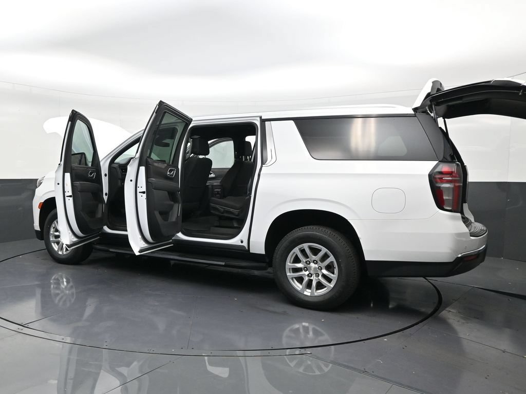 Used 2023 Chevrolet Suburban LS RWD image 30