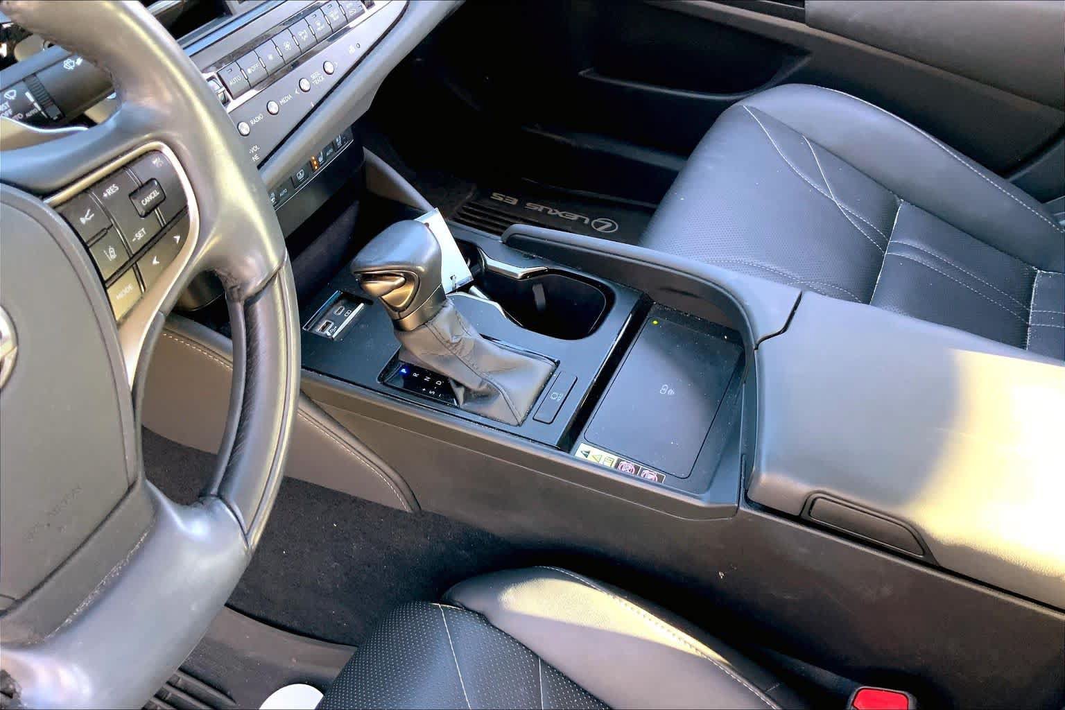 Used 2024 Lexus ES 350 Ultra Luxury w/ Accessory Package (Z2) FWD image 17