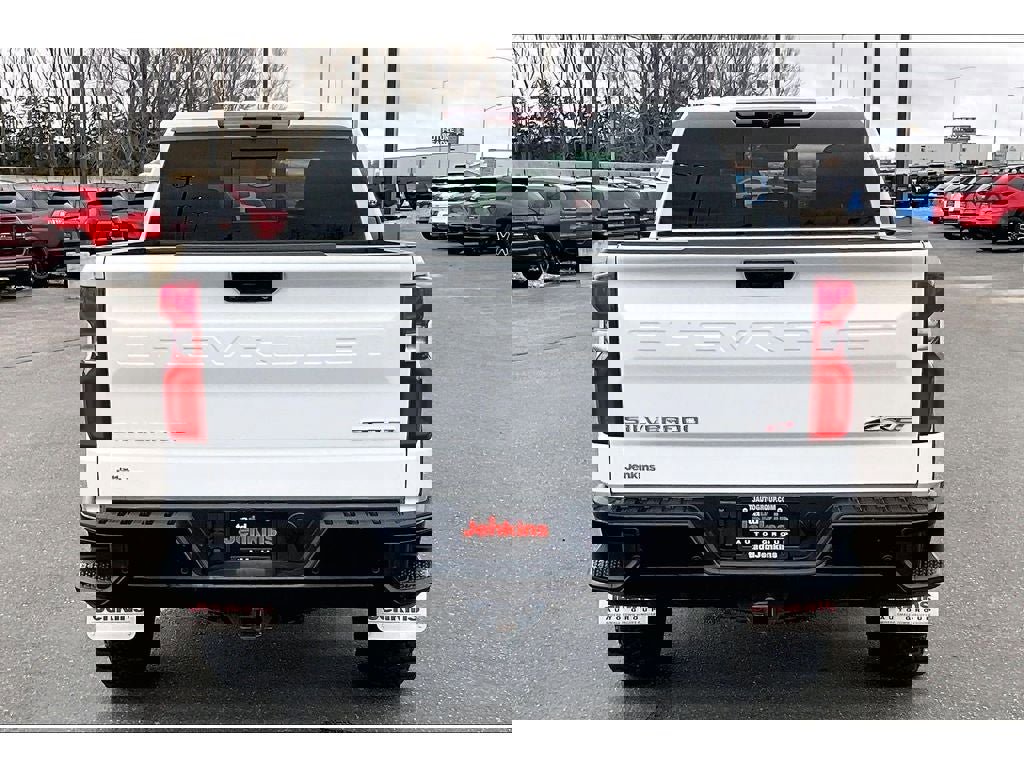 Used 2025 Chevrolet Silverado 1500 ZR2 w/ Technology Package image 4