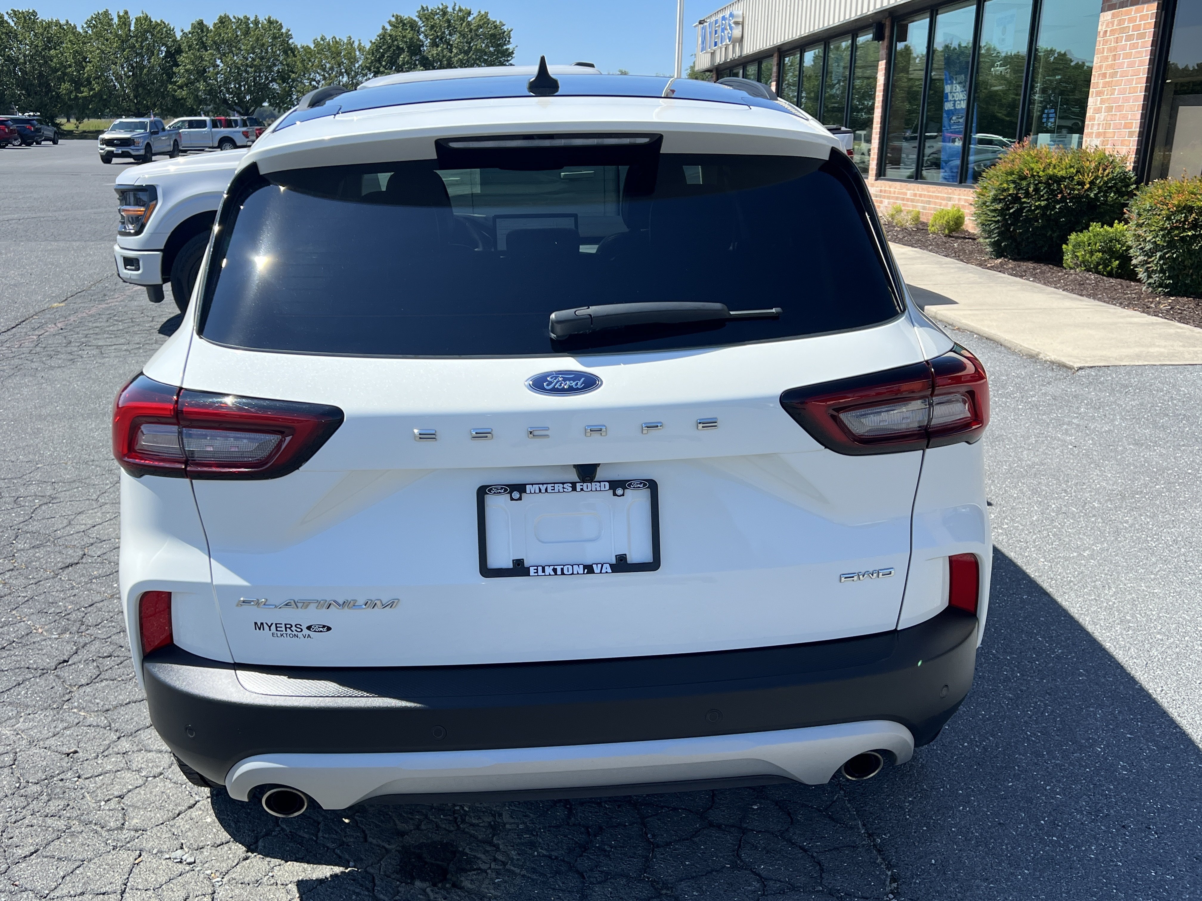 Used 2023 Ford Escape Platinum AWD/4WD image 7