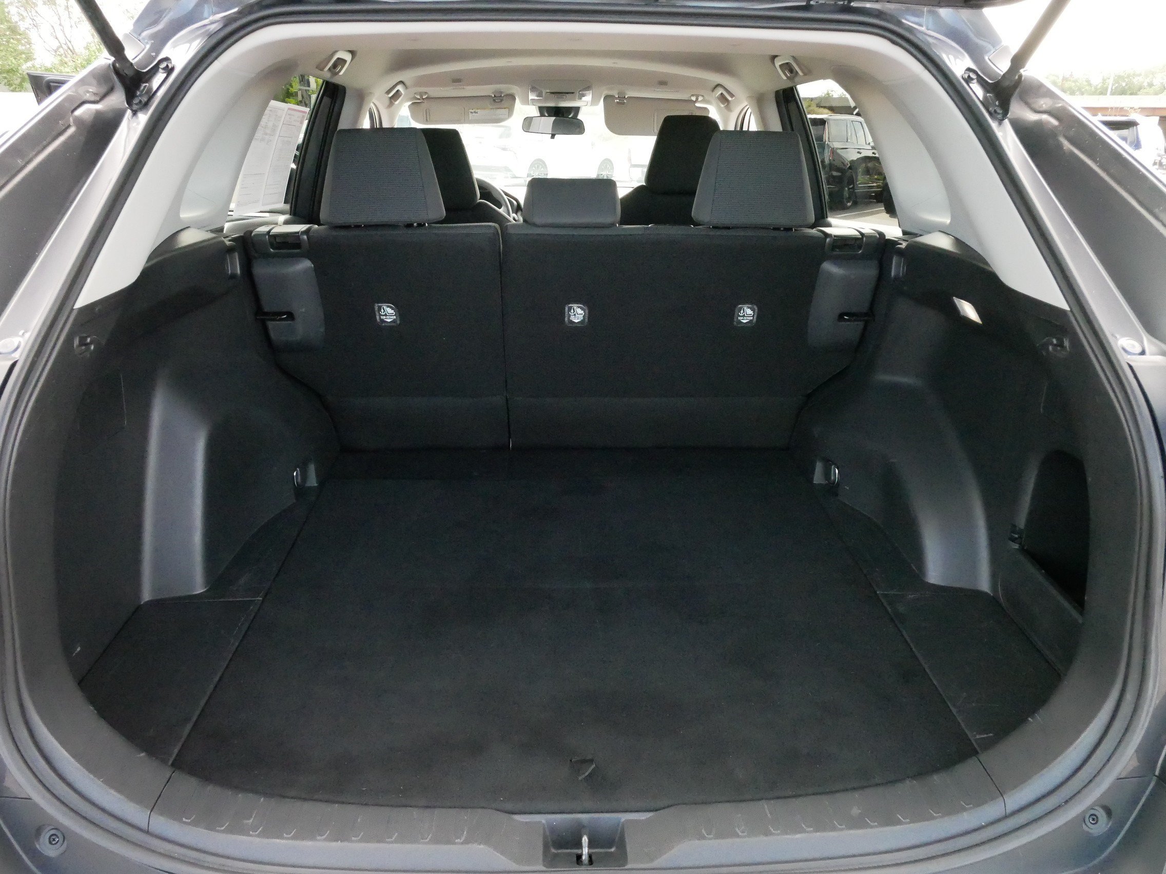 Used 2025 Toyota RAV4 LE AWD/4WD image 18
