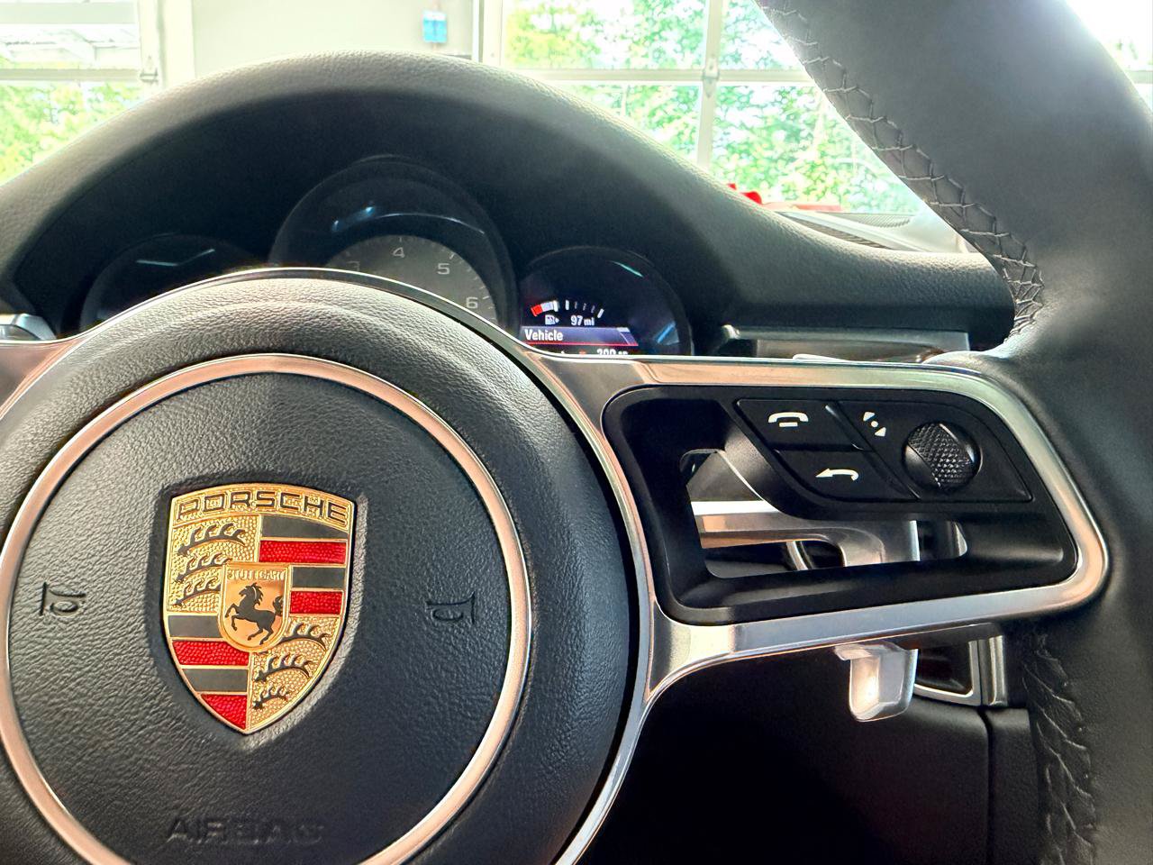 Used 2015 Porsche Macan S AWD/4WD image 35