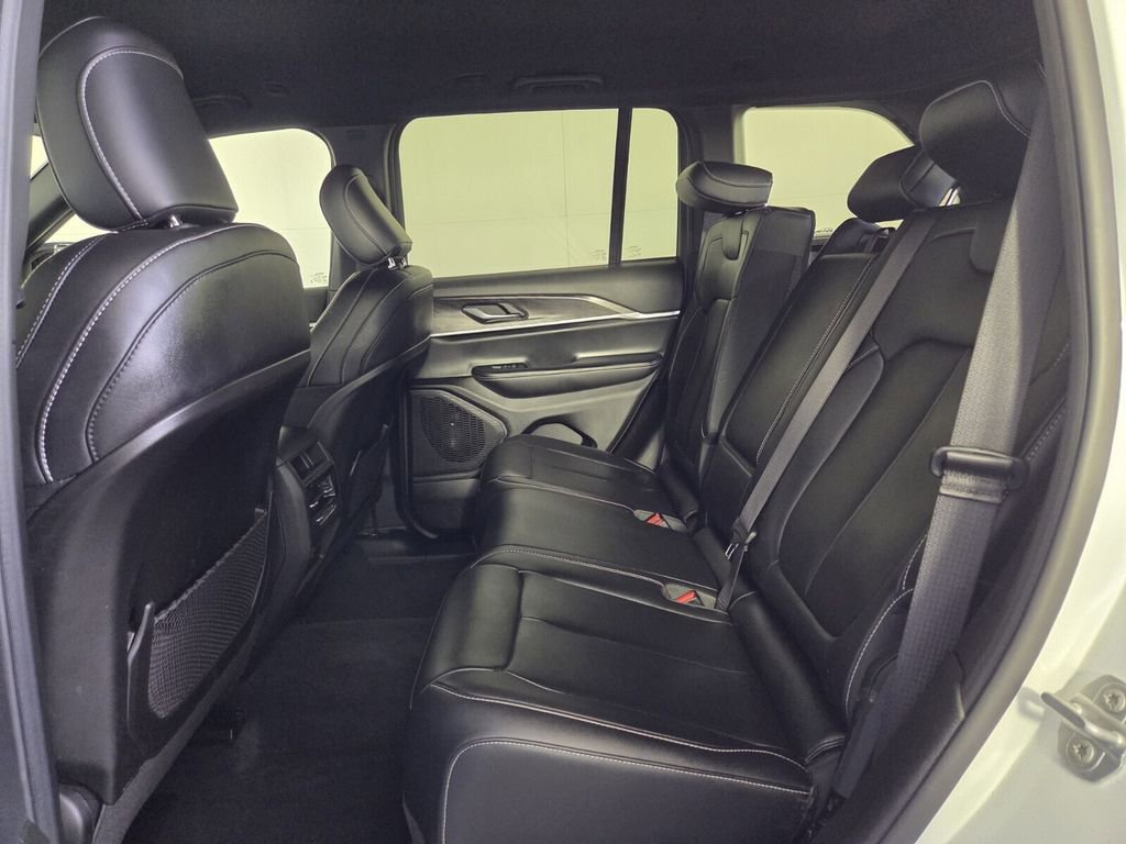 Certified 2025 Jeep Grand Cherokee Limited image 26