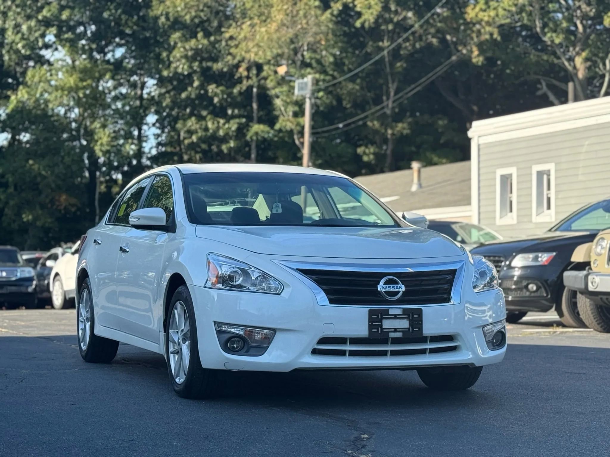 Used 2013 Nissan Altima 2.5 SV w/ 2.5SV Convenience Pkg image 2
