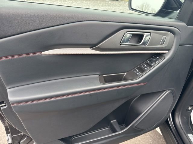 Used 2025 Ford Explorer ST-Line w/ ST-Line Street Pack image 12