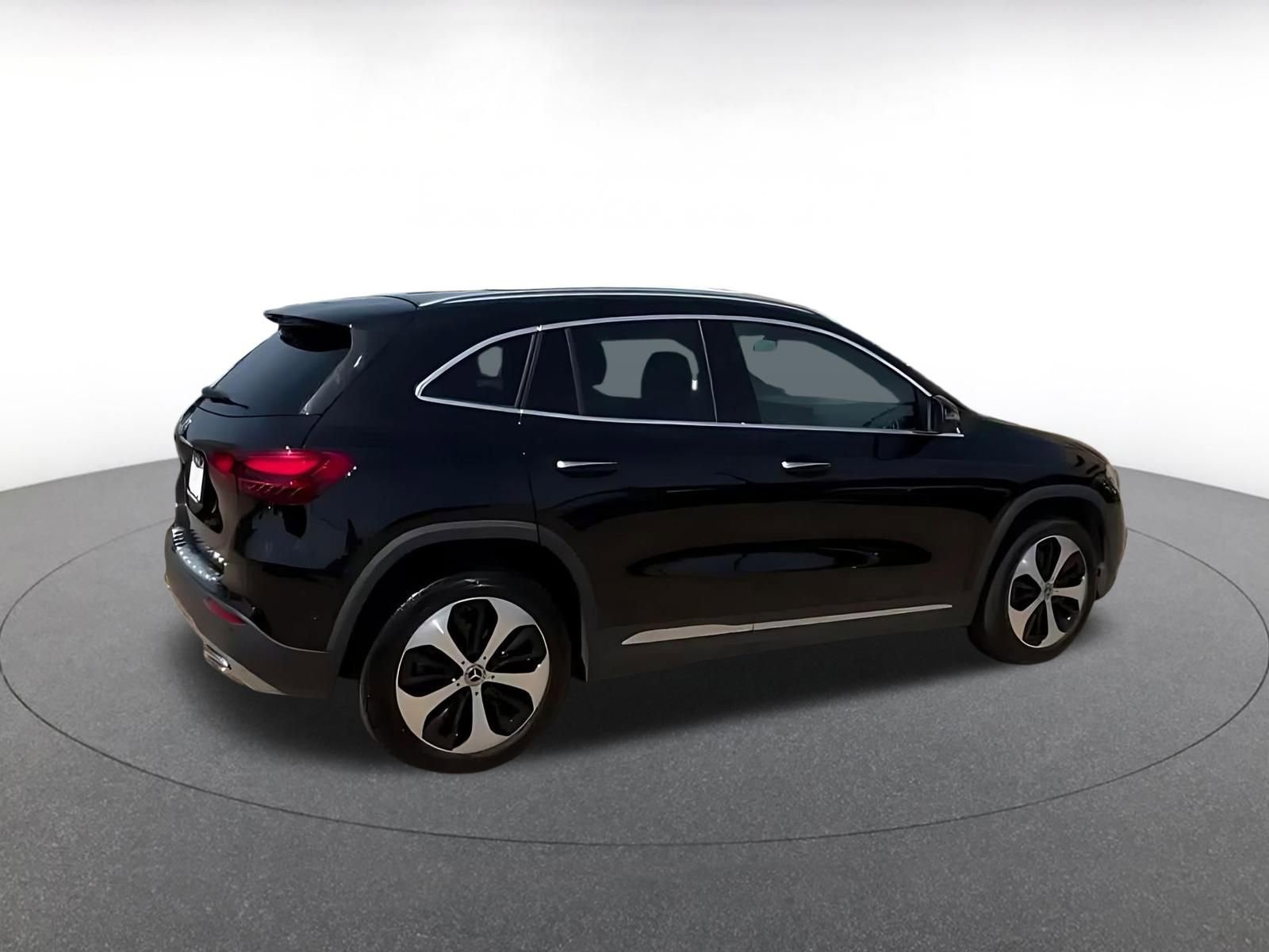 Used 2025 Mercedes-Benz GLA 250 image 12
