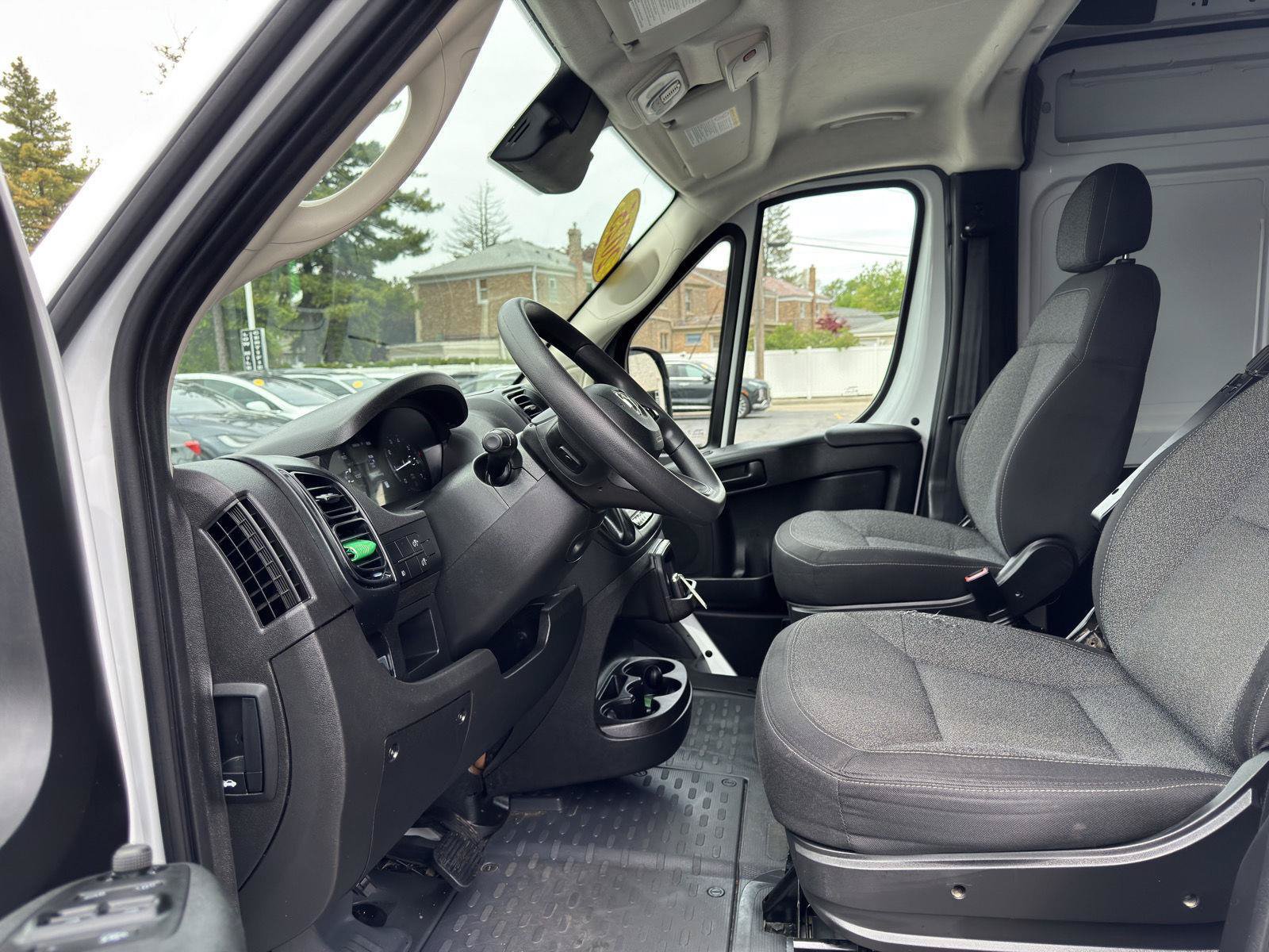 Used 2025 RAM ProMaster 2500 w/ Convenience Group FWD image 21