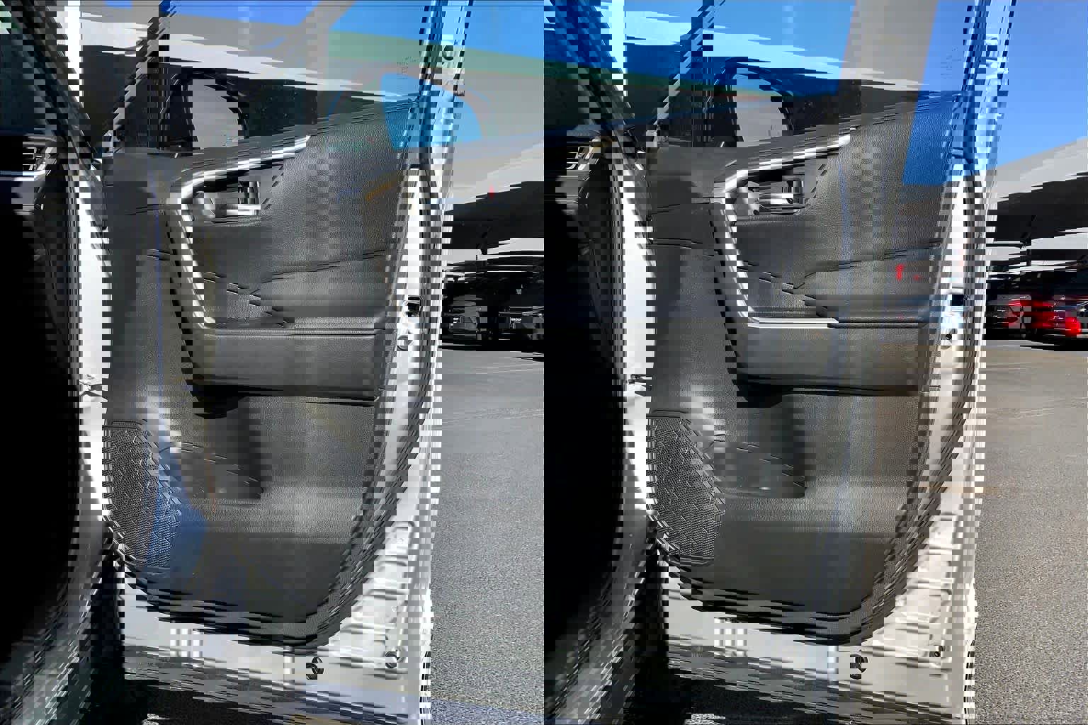 Used 2022 Toyota RAV4 XLE w/ Convenience Package AWD/4WD image 23