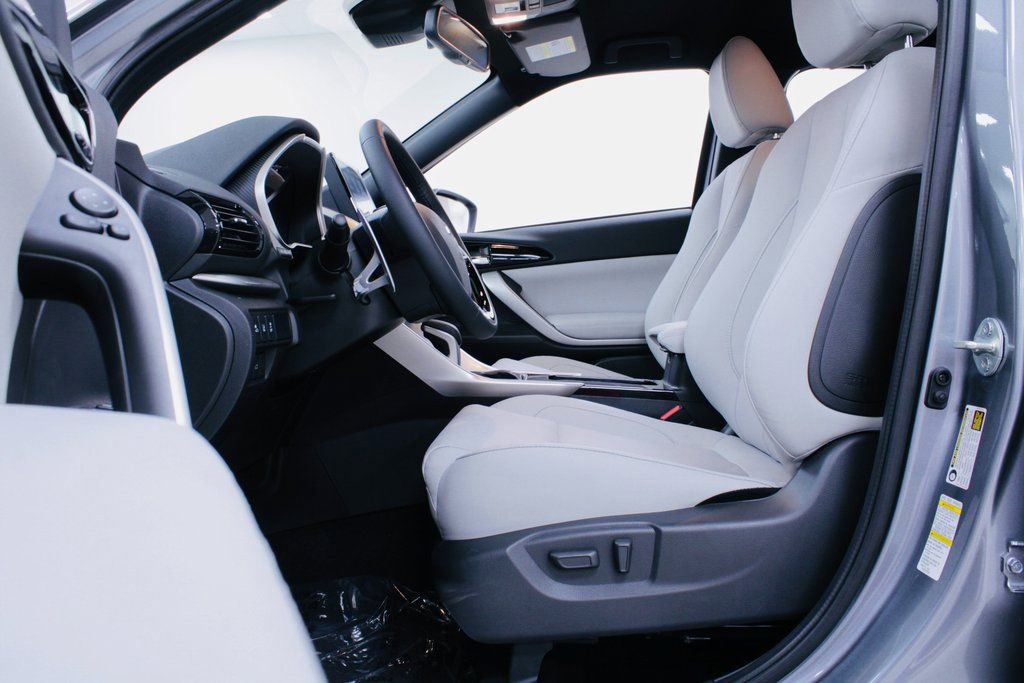 Used 2024 Mitsubishi Eclipse Cross SEL image 3