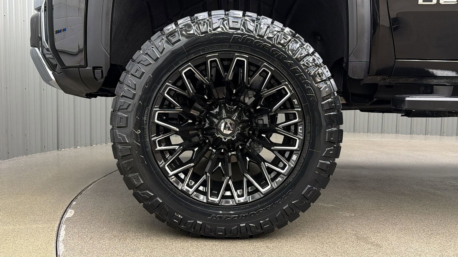 Used 2025 GMC Sierra 3500 Denali w/ Denali Reserve Package image 9