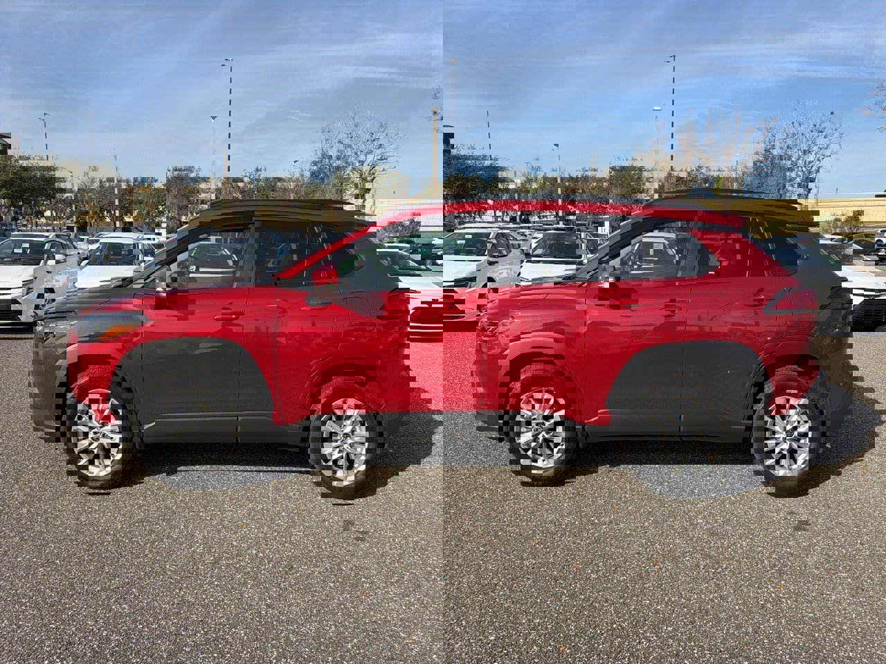 Used 2022 Toyota Corolla Cross LE image 2