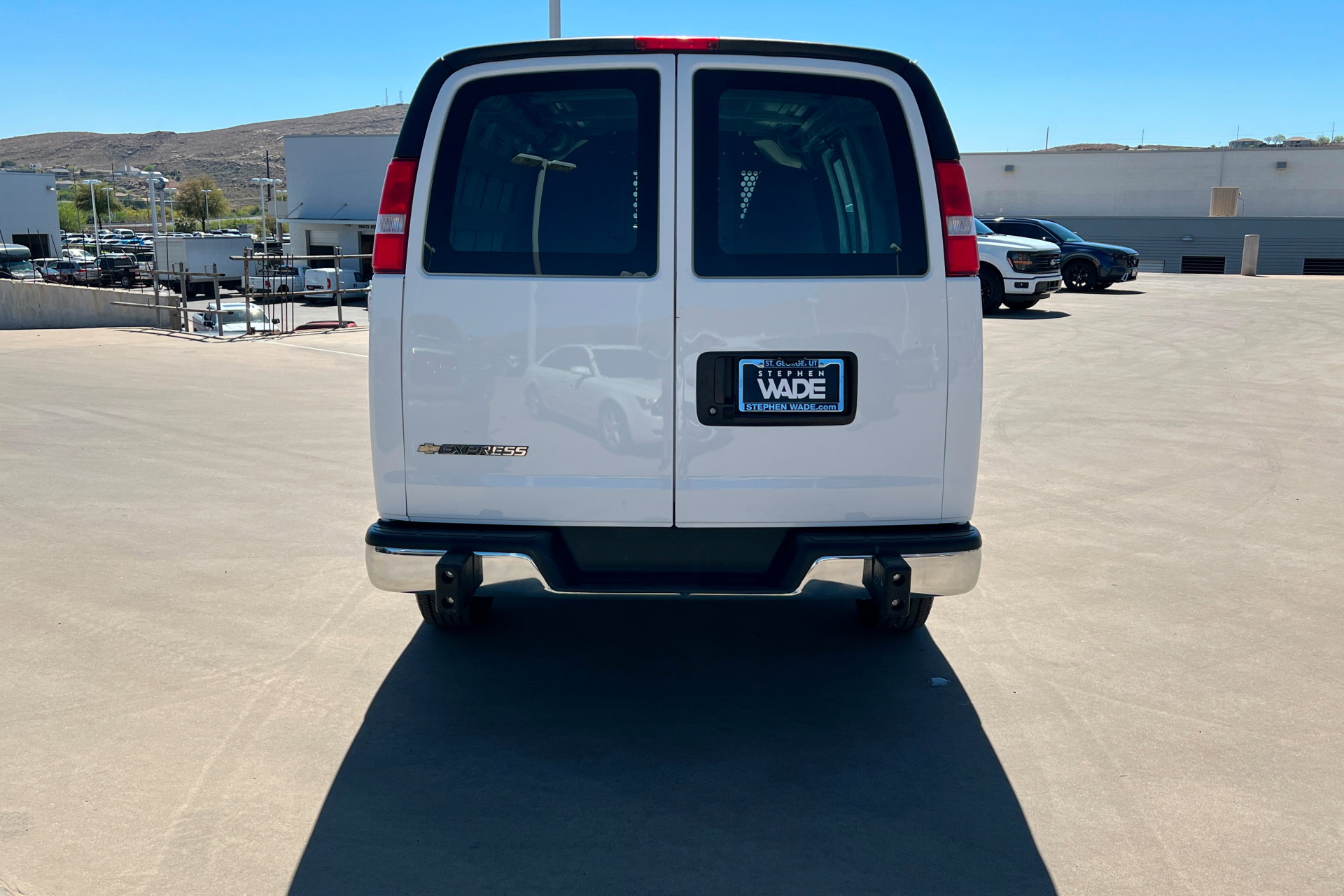 Used 2024 Chevrolet Express 2500 w/ Driver Convenience Package image 5