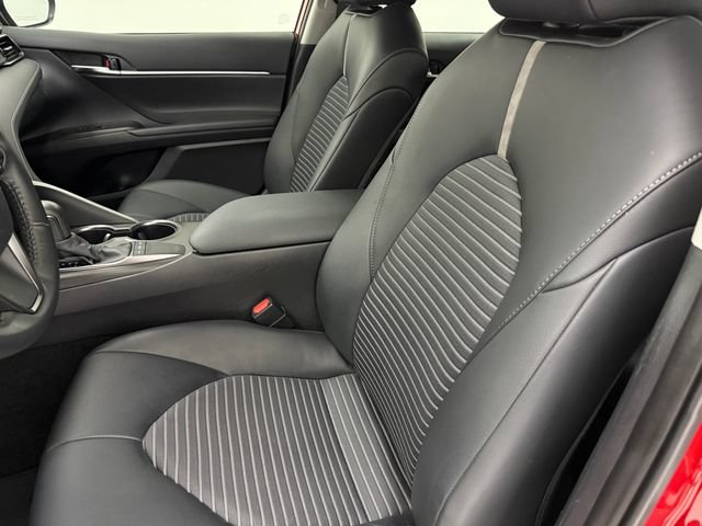 Used 2024 Toyota Camry SE w/ Convenience Package FWD image 27