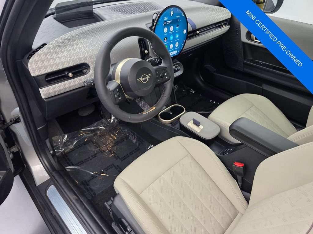 Used 2025 MINI Cooper 2-Door Hardtop FWD image 10