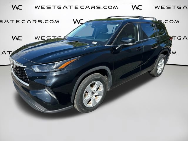 Used 2023 Toyota Highlander L FWD image 1