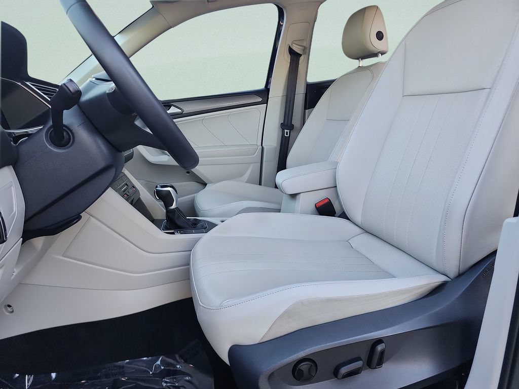 Used 2022 Volkswagen Tiguan SE FWD image 19