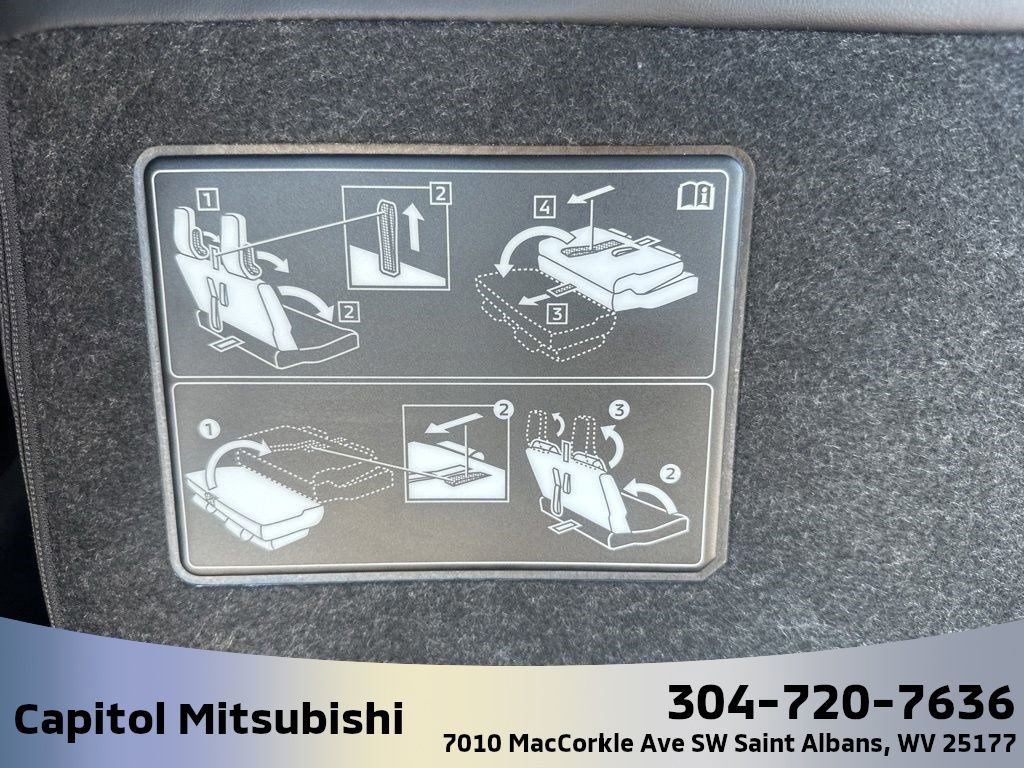 New 2025 Mitsubishi Outlander SE image 15