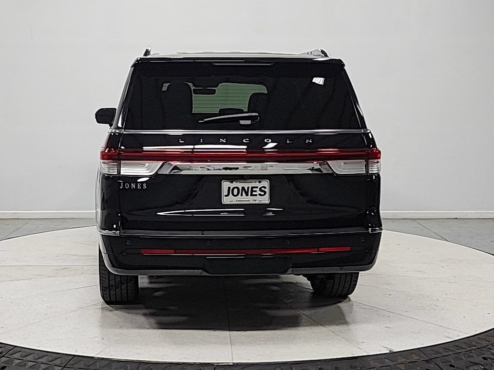 Used 2023 Lincoln Navigator L Reserve AWD/4WD image 7