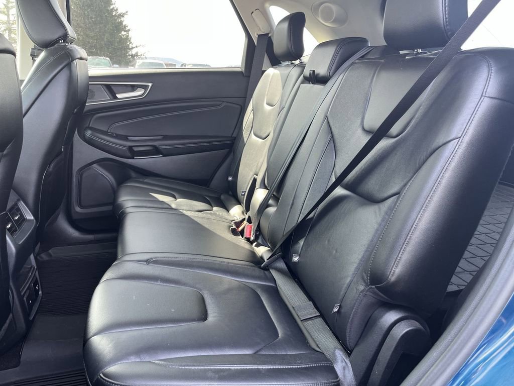 Used 2020 Ford Edge Titanium image 25