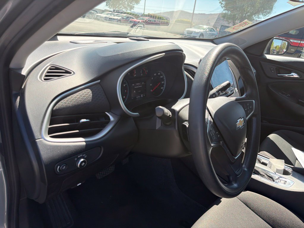 Used 2024 Chevrolet Malibu LT FWD image 13