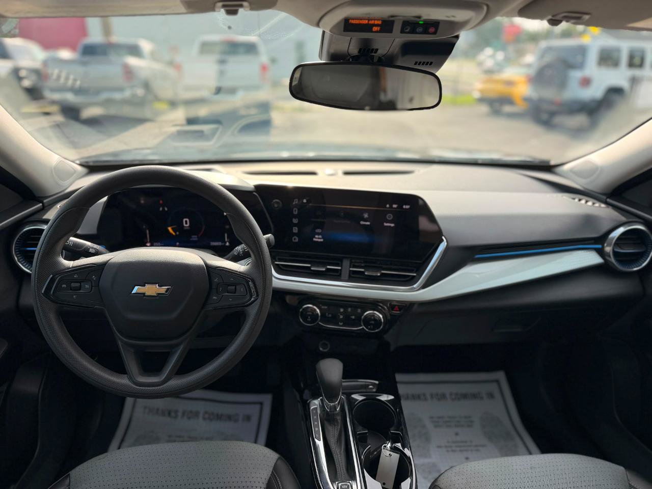 Used 2025 Chevrolet Trax LT FWD image 18