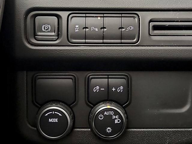 Used 2021 Chevrolet Suburban LT RWD image 25