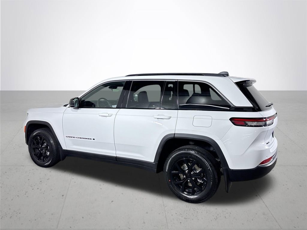 New 2026 Jeep Grand Cherokee Altitude AWD/4WD image 8