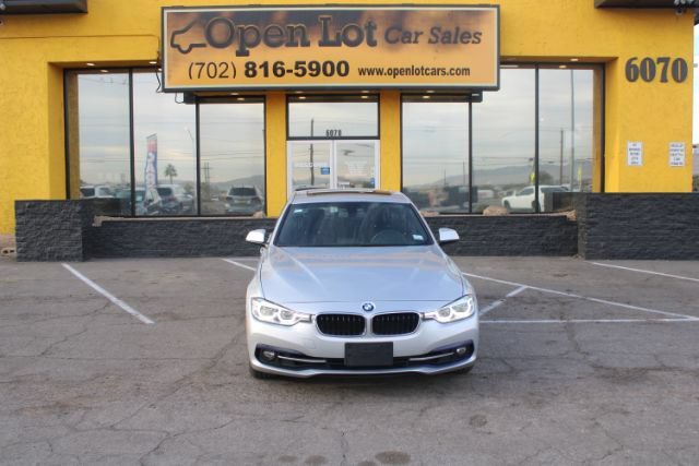 Used 2018 BMW 330i Sedan w/ Convenience Package RWD image 3