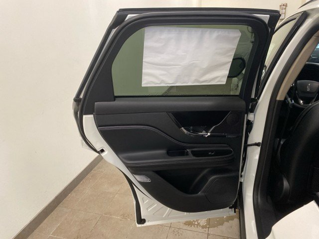 New 2025 Lincoln Corsair AWD image 8