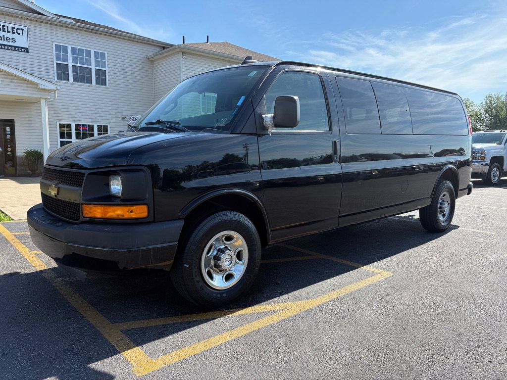 Used 2016 Chevrolet Express 3500 LS RWD image 2