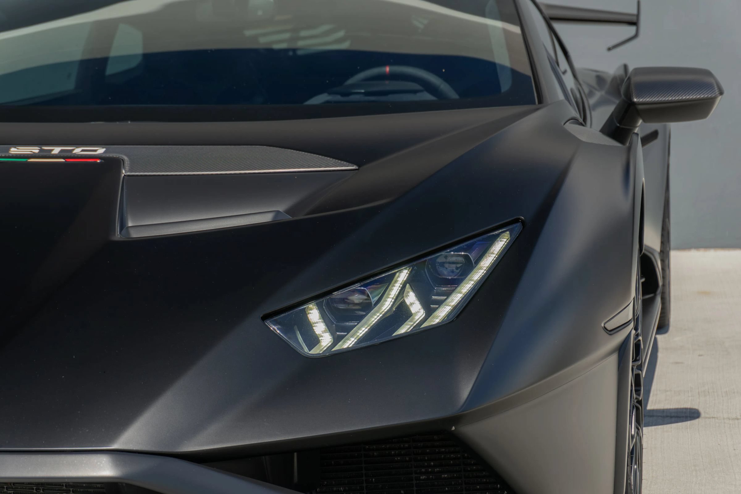 Used 2021 Lamborghini Huracan STO RWD image 26