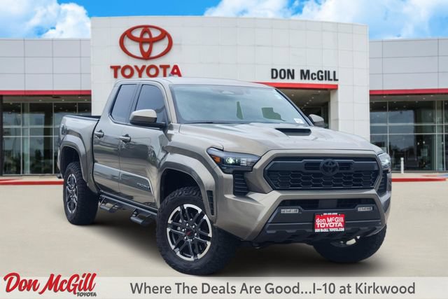 Used 2025 Toyota Tacoma TRD Sport AWD/4WD image 1