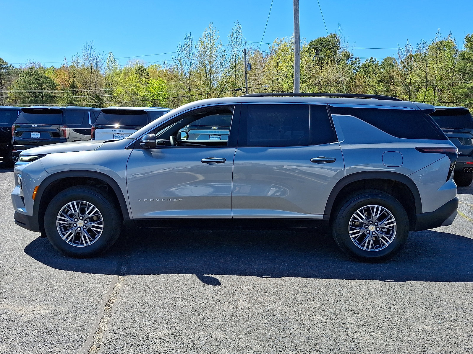 New 2026 Chevrolet Traverse LT w/ Driver Confidence Package FWD image 4