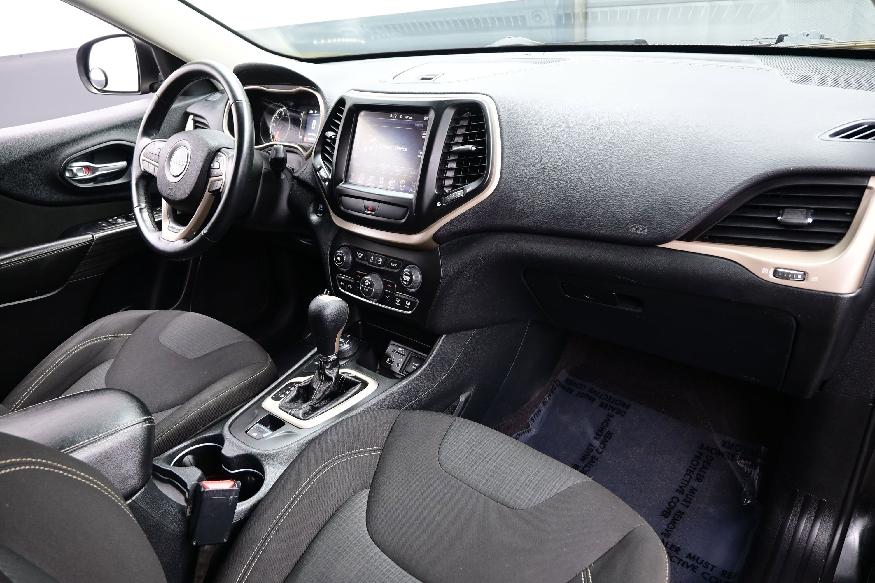 Used 2016 Jeep Cherokee Latitude w/ Comfort/Convenience Group image 14