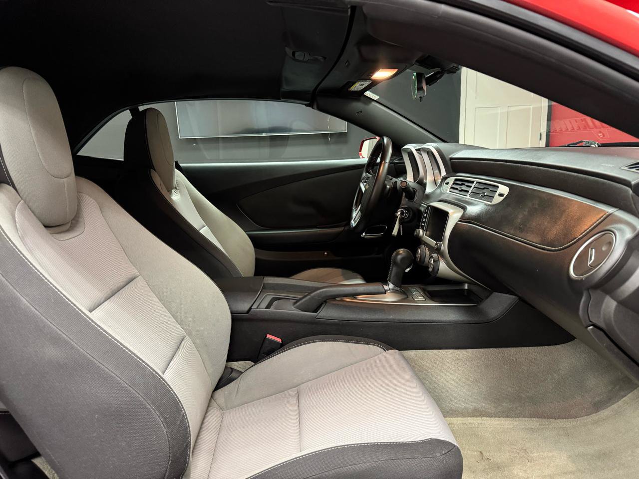 Used 2015 Chevrolet Camaro LT RWD image 36