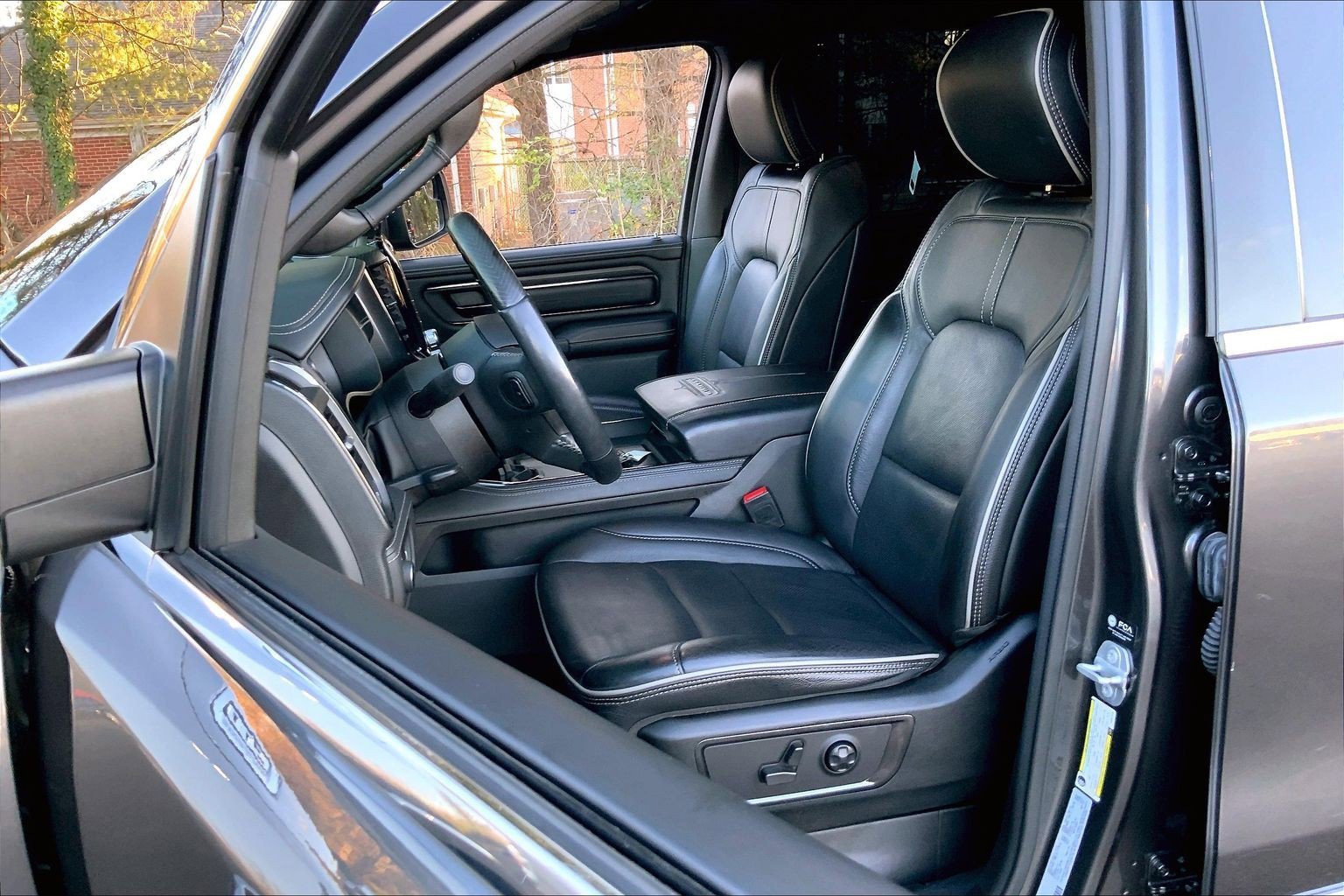 Used 2022 RAM 1500 Limited w/ Body Color Bumper Group image 7