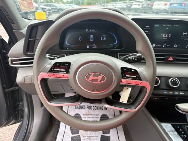 Used 2024 Hyundai Elantra SE FWD image 15