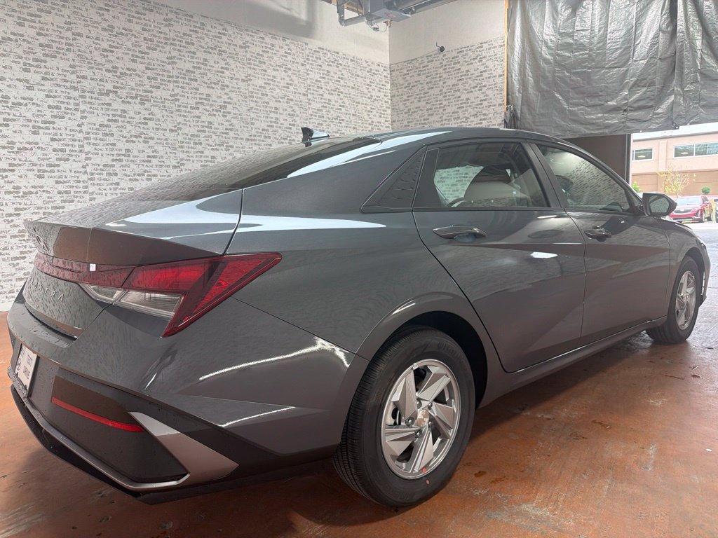 New 2026 Hyundai Elantra SE FWD image 7